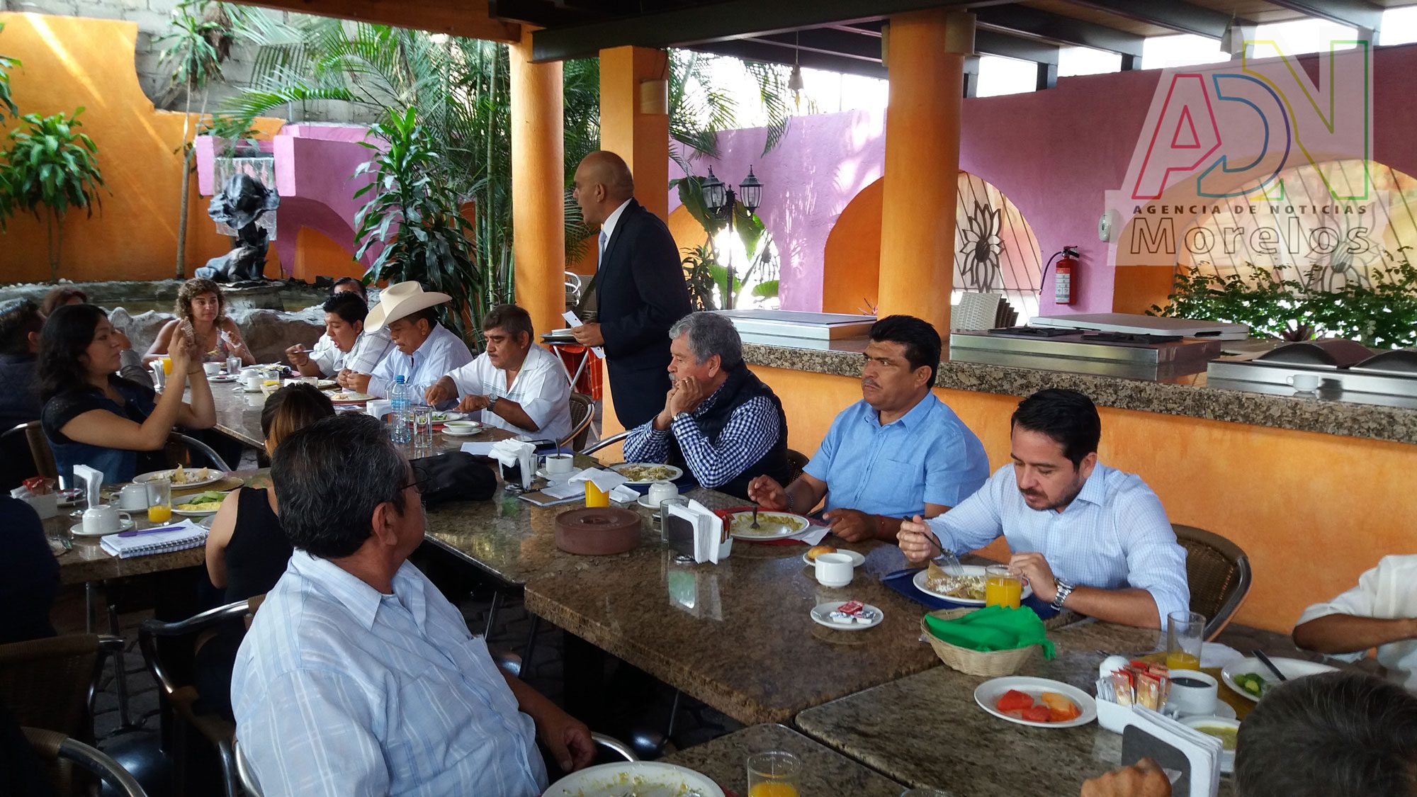 Meade Kuribreña visita tierras morelenses