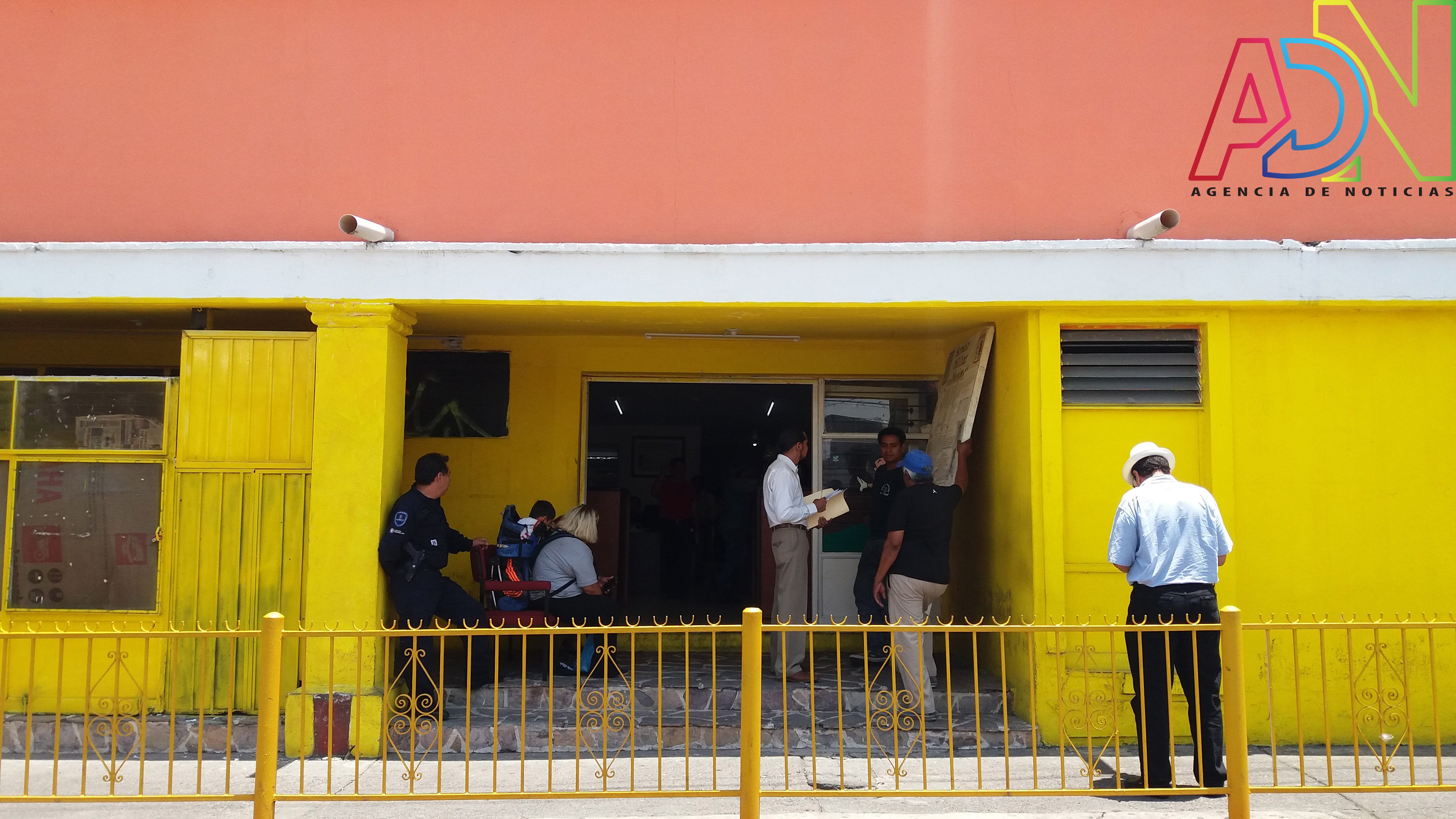 Trabajadores sindicalizados del ayuntamiento se reúnen con autoridades para resolver pagos pendientes