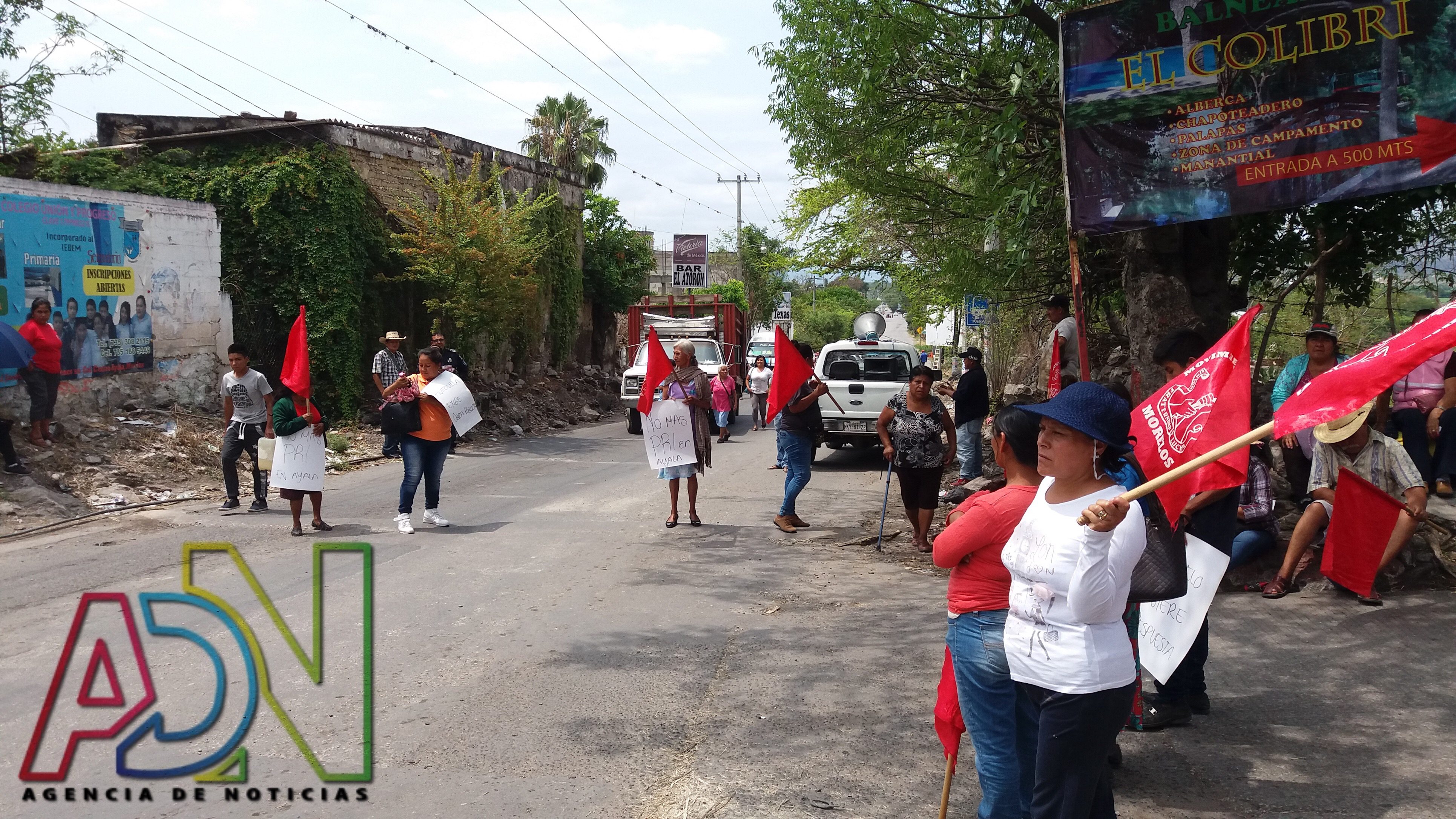 Integrantes de Antorcha Campesina bloquearon la vialidad de la Avenida Pablo Torres Burgos