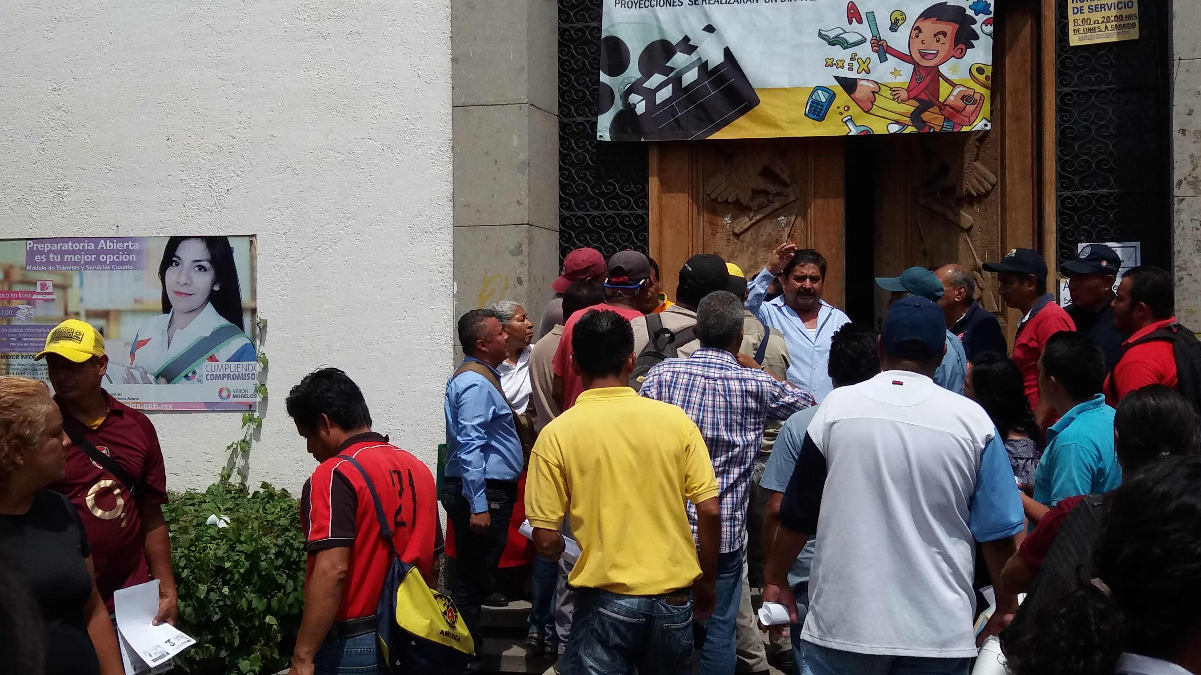Sindicalizados del ayuntamiento de Cuautla comenzaron a cobrar parte de su aguinaldo