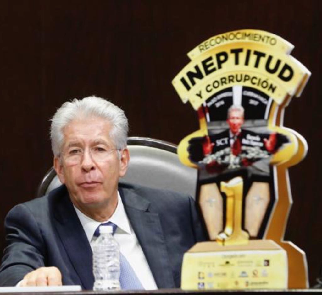 Dan trofeo de “ineptitud” a Ruiz Esparza por Paso Exprés