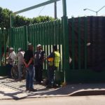 Trabajadores de reconstrucción del hospital de Cuautla exigen pago de salario