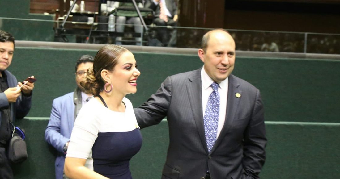 Diputada del PES invita a fumar mariguana en su casa