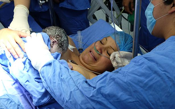 Aylin es la primera bebé que nace en el IMSS en 2019