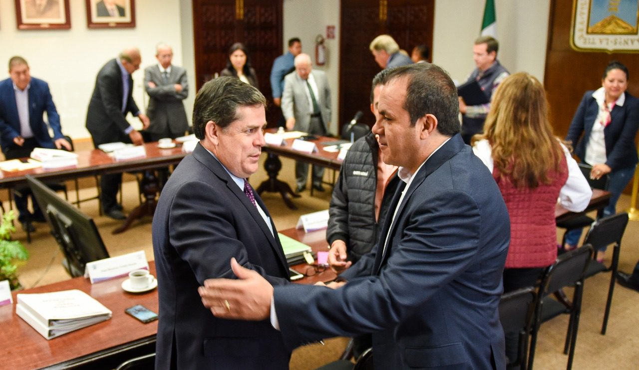 Revisa Cuauhtémoc Blanco denuncias contra ex funcionarios con su gabinete