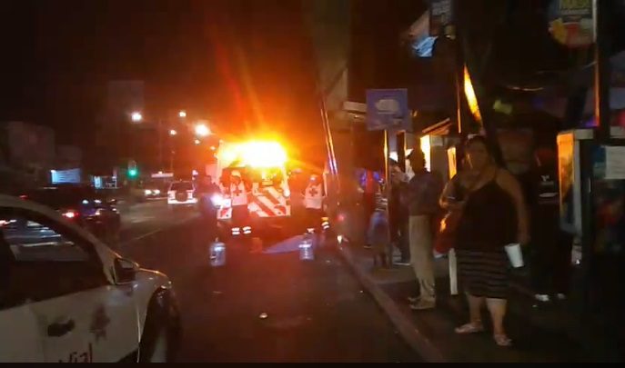 Muere hombre atropellado bajo puente peatonal de Tizoc