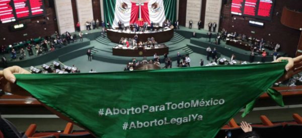 Piden aborto legal en Congreso de la Unión