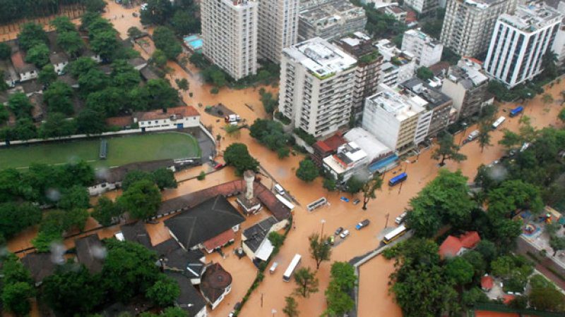 Al menos doce muertos por inundaciones en Brasil