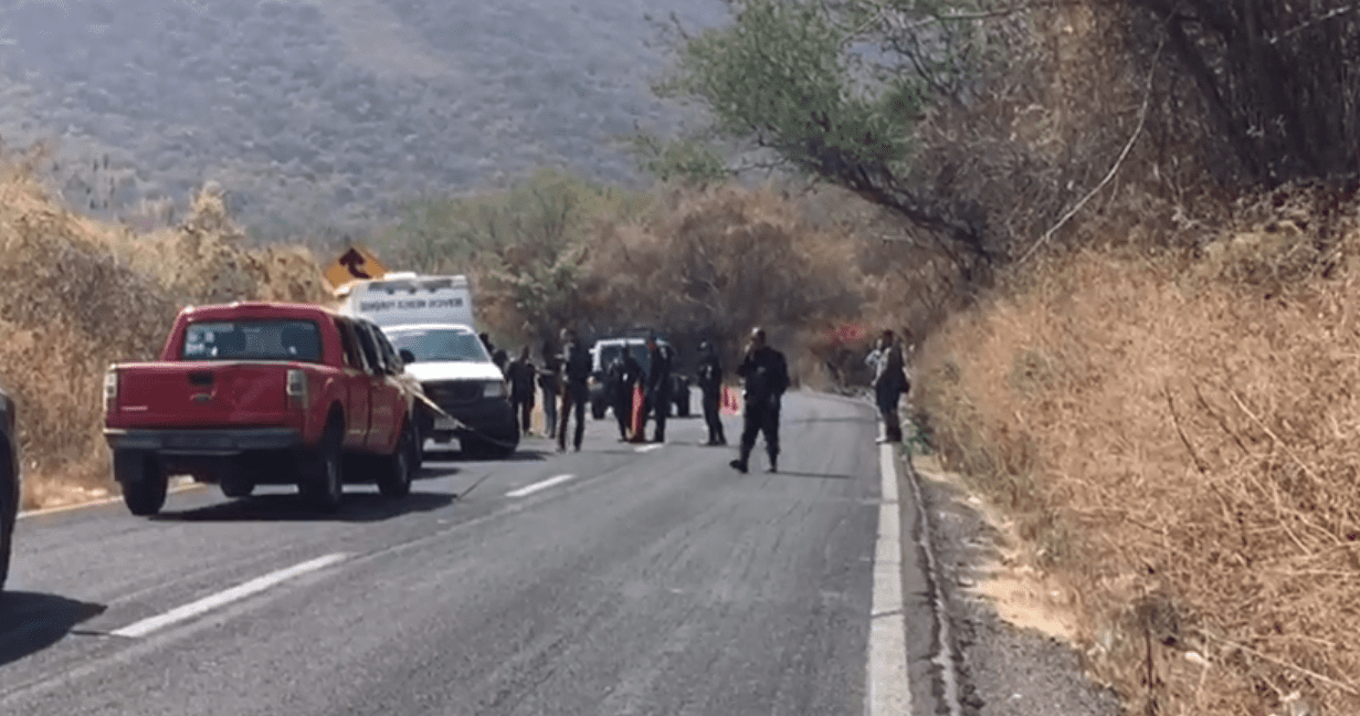 Hallan cuerpos de dos mujeres en Cañón de Lobos