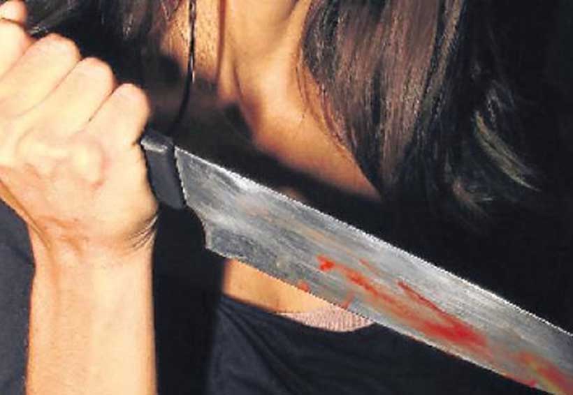 Mujer apuñala a su marido 185 veces cuando lo sorprende abusando de su hija