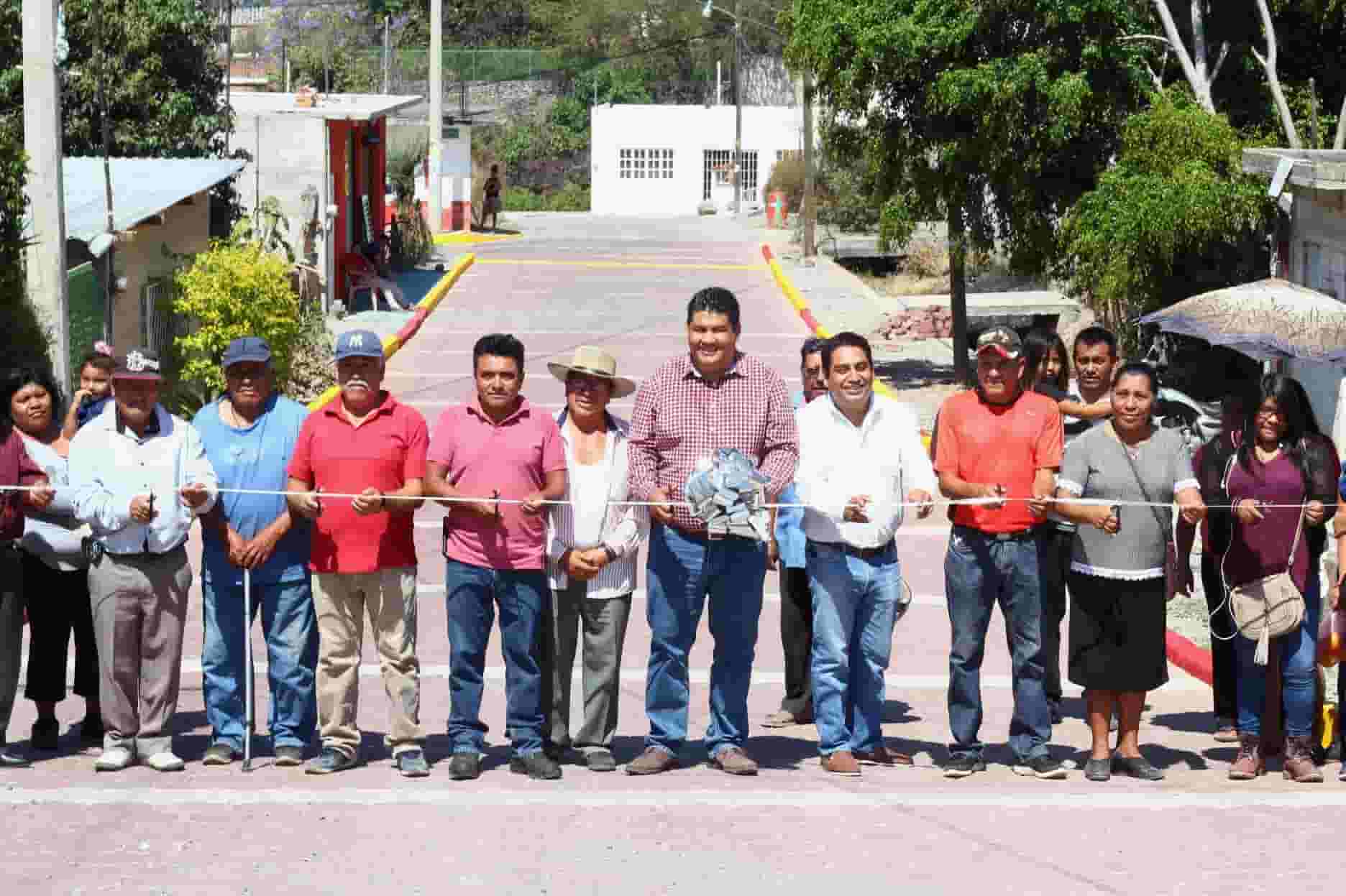 Ponen techumbre a escuela Conafe de Yecapixtla