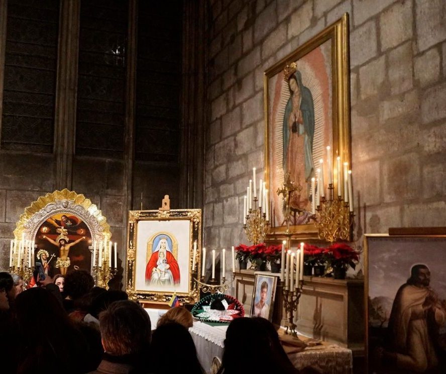 Intacto Altar de la Virgen de Guadalupe tras incendio en Notre Dame