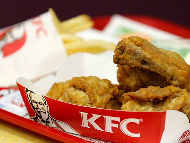 Mujer quema a sus hijos por comerse su KFC