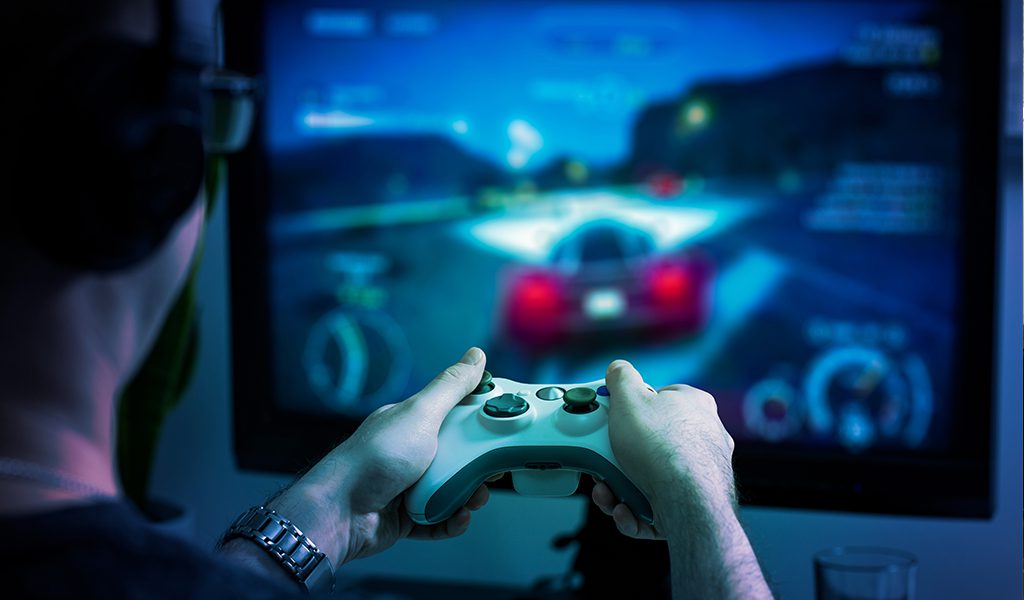 Niño gasta 30 mil pesos en videojuegos, huye de casa para no ser culpado