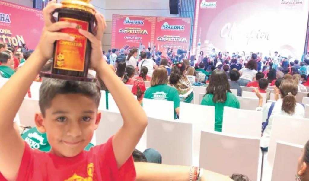 Un niño mexicano de 9 años gana el campeonato mundial de Matemáticas