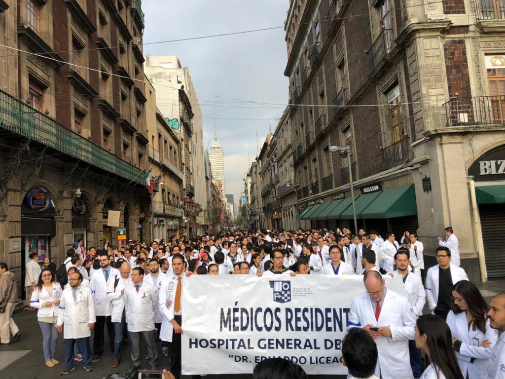 Médicos harán PARO NACIONAL en contra de la reducción de presupuesto a salud