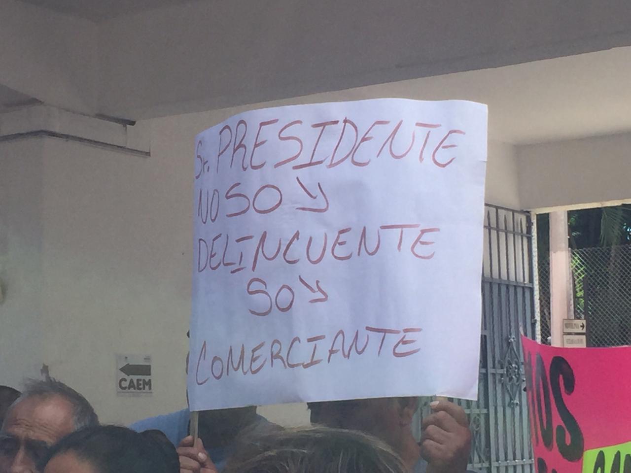 Comerciantes denuncian extorsiones de inspectores del Ayuntamiento de Cuernavaca