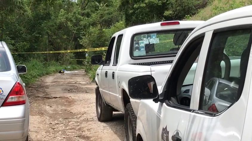 Encuentran el cuerpo de una mujer lapidada, en Ahuatepec, Cuernavaca.