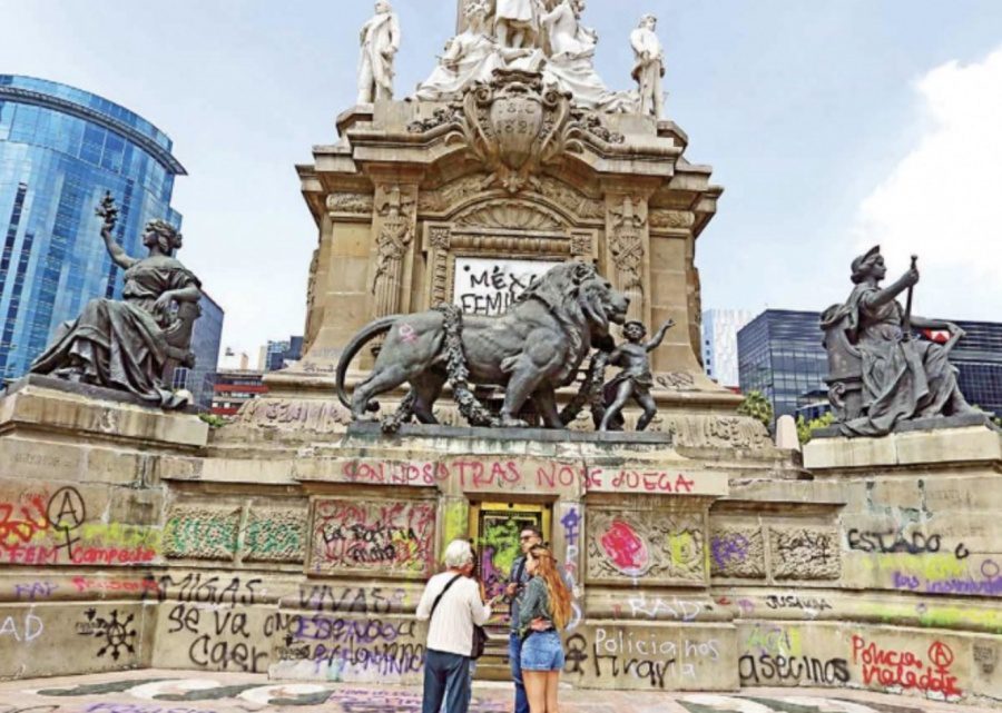 Restauradoras piden no quitar las pintas del Ángel hasta que cese la violencia contra las mujeres