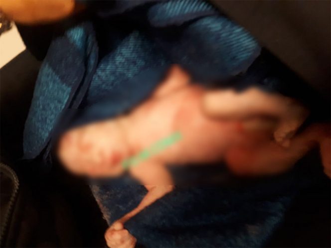 bandonan a bebita prematura y sin ropa en calle de CDMX