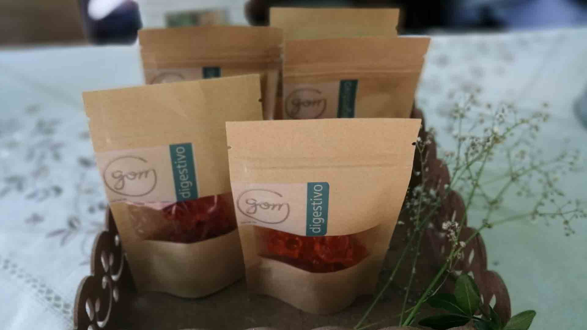 Estudiantes elaboran gomitas antiestrés a base de plantas medicinales