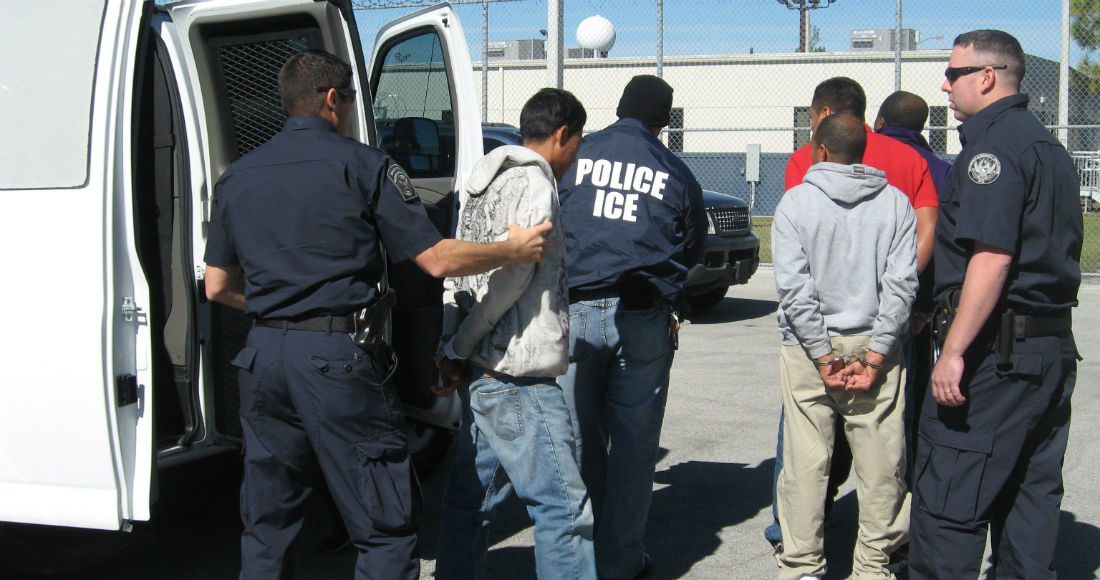 Detienen a 107 mexicanos en REDADAS MASIVAS en EU