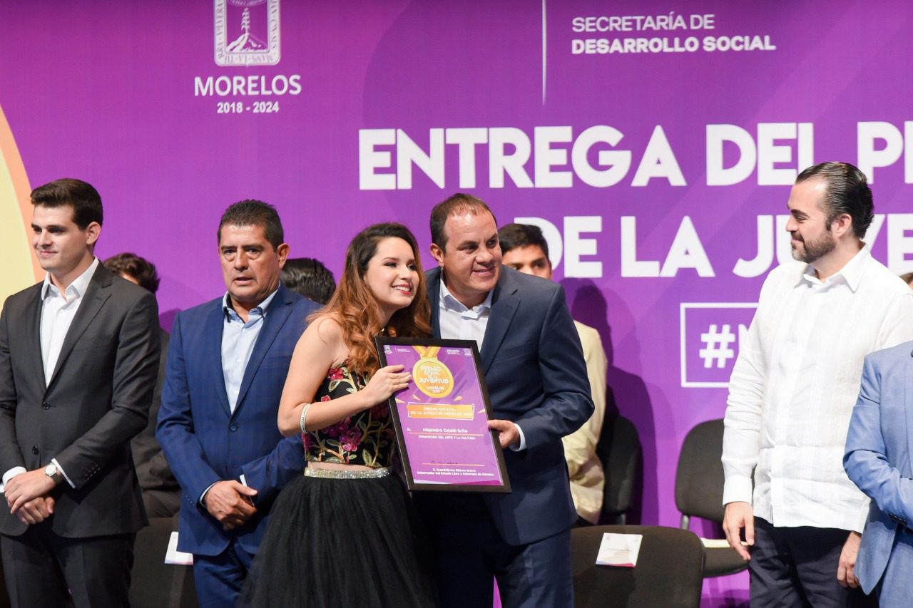 Entregan Premio Estatal de la Juventud 2019