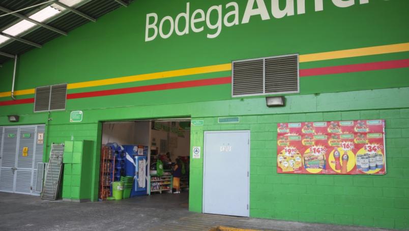 Niño roba útiles escolares de tienda porque quería hacer su tarea