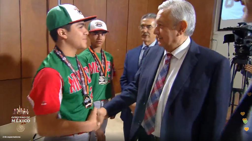 Si hubiese tenido beca de béisbol no hubiera sido presidente: AMLO