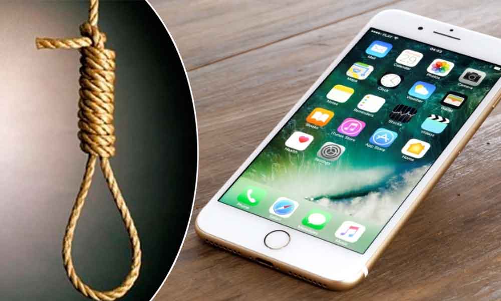 Niño de 8 años se suicida porque su mamá le quitó el celular
