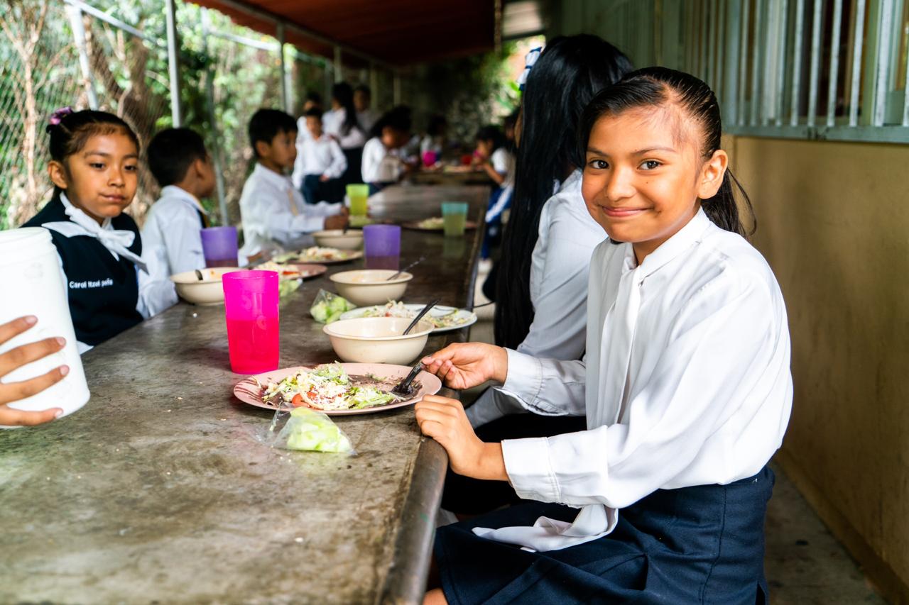 DIF Morelos da desayunos a 65 mil alumnos de nivel básico