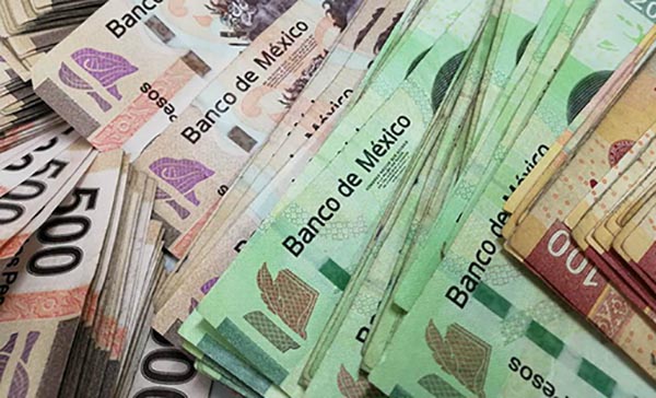 Calificadora ve riesgos de reducción de ingresos del gobierno para 2020