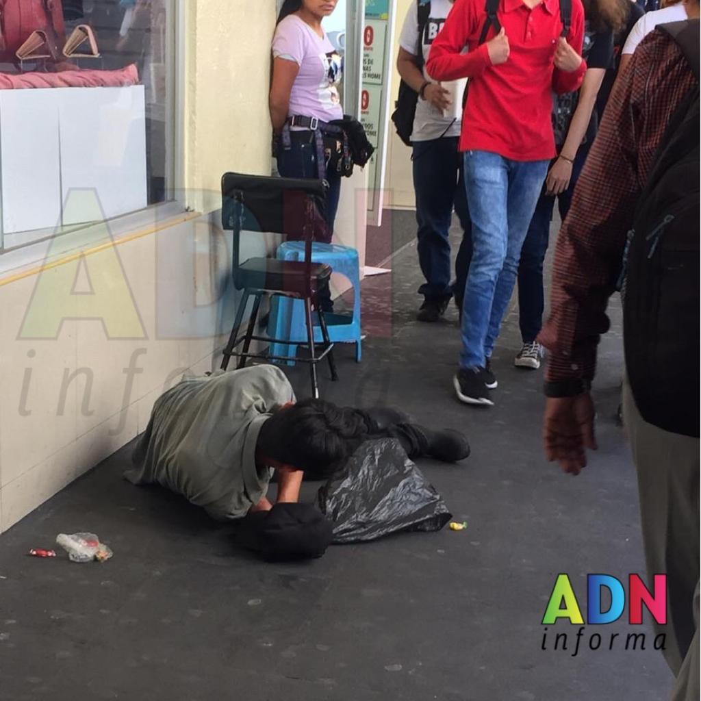 Golpean a indigente por robar en tienda del Centro de Cuernavaca