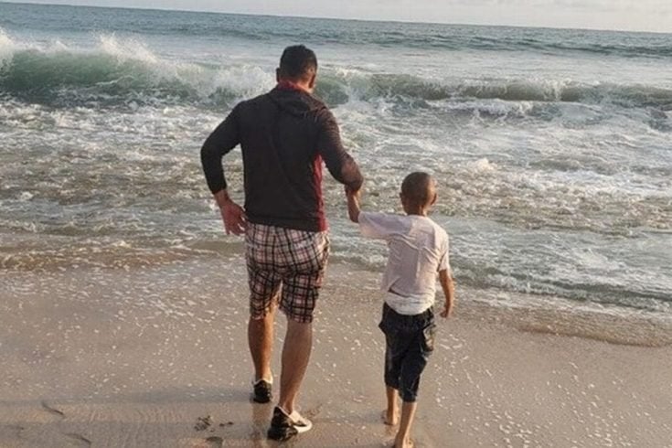 Fallece Jonathan, niño con cáncer que cumplió sueño de conocer el mar