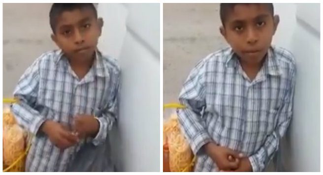 (VIDEO) Carlitos perdió a su mamá y vende chicharrones para pagar sus útiles