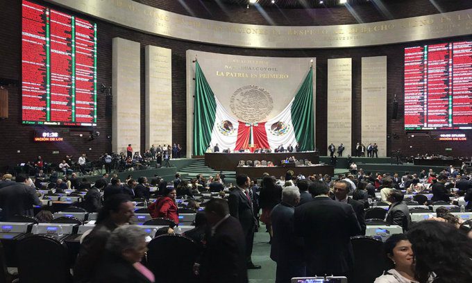 Diputados aprueban en comisiones recorte del 50% a partidos
