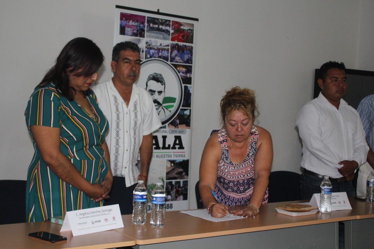 Ayala firma convenio para defensa de los derechos de las mujeres