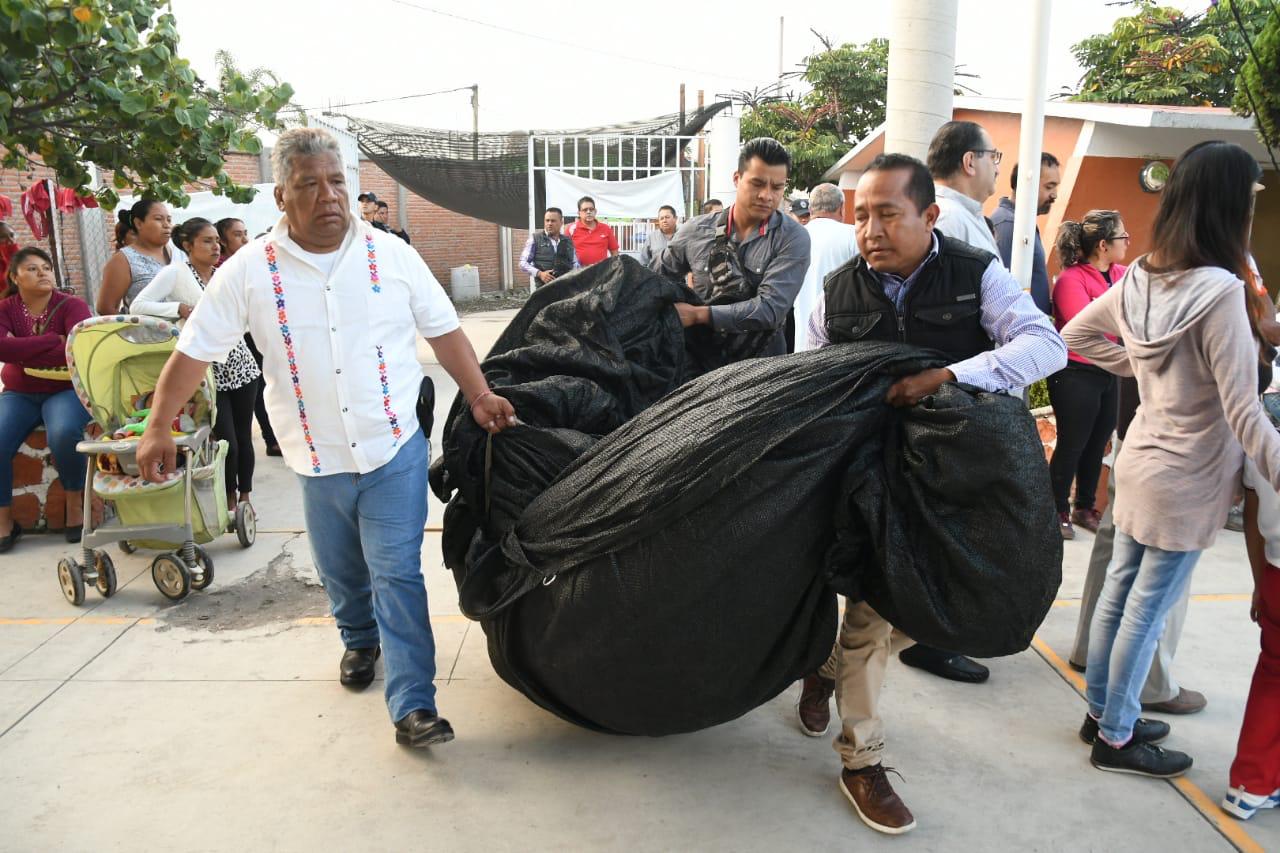 Colocan protector de sol en primaria ‘Ignario Larios’ de Cuautla