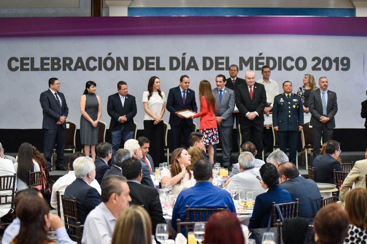 Cuauhtémoc Blanco celebra el Día del Médico