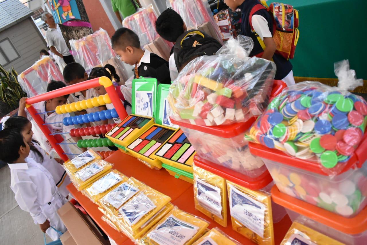 Entregan material didáctico a 71 escuelas de Jiutepec