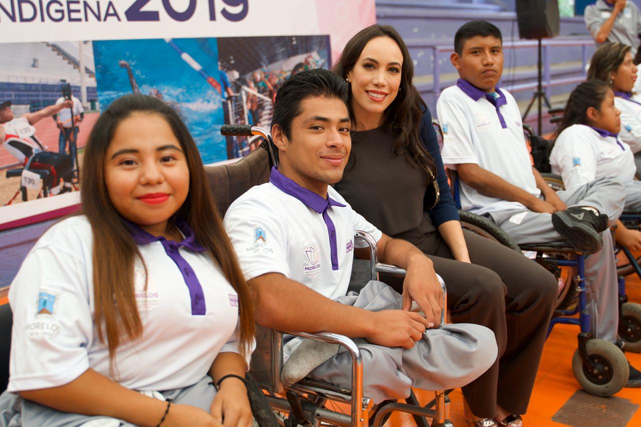 Abanderan a morelenses que irán a la Paralimpiada Nacional 2019