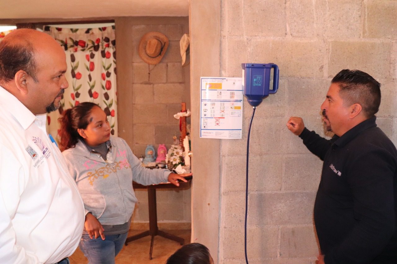 Entregan purificadores de agua a comunidades de Tlalnepantla