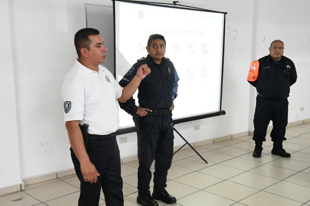 Capacitan a tránsitos de Cuautla sobre servicio de transporte público