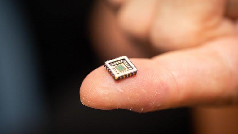 Hallan CURA para el ALZHEIMER a través de un microchip