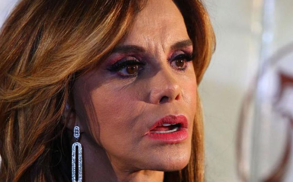 Lucía Méndez prohibe usar su nombre en serie de Luis Miguel