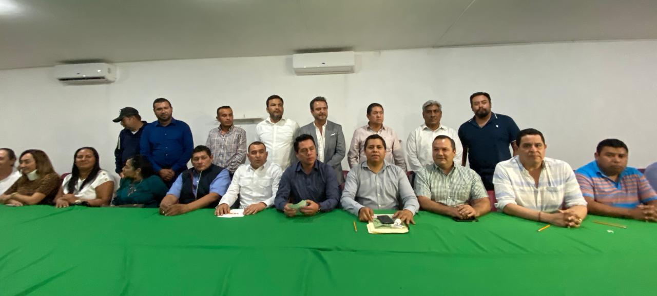SE CANCELAN BLOQUEOS, alcaldes se manifestarán en Congreso