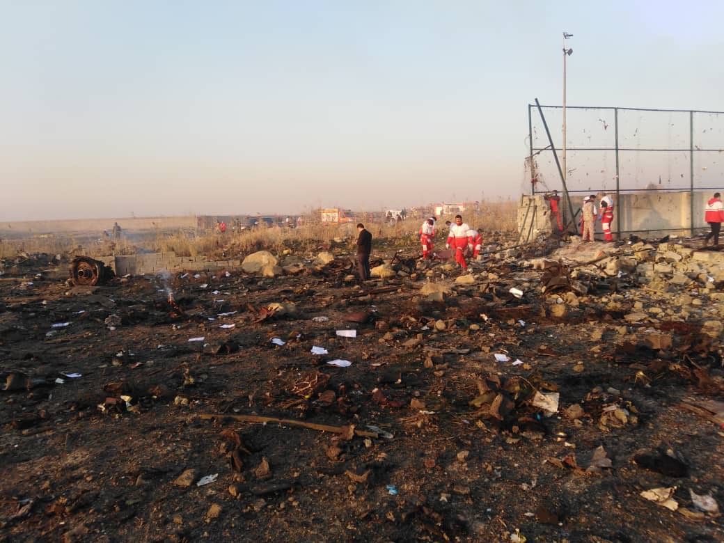 Avión con 180 personas se estrella en Irán, NO HAY SOBREVIVIENTES