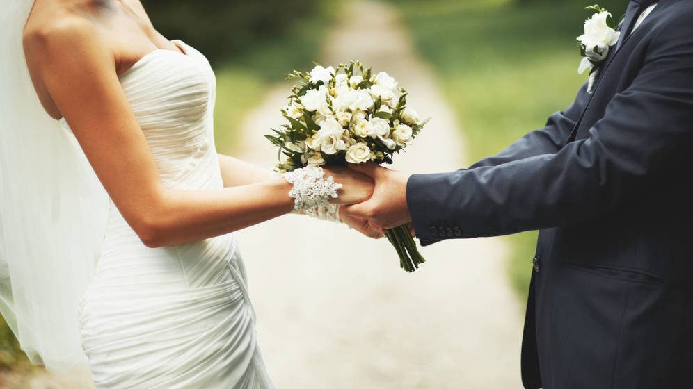 Mujer cobra 50 dólares a invitados para poder asistir a su BODA
