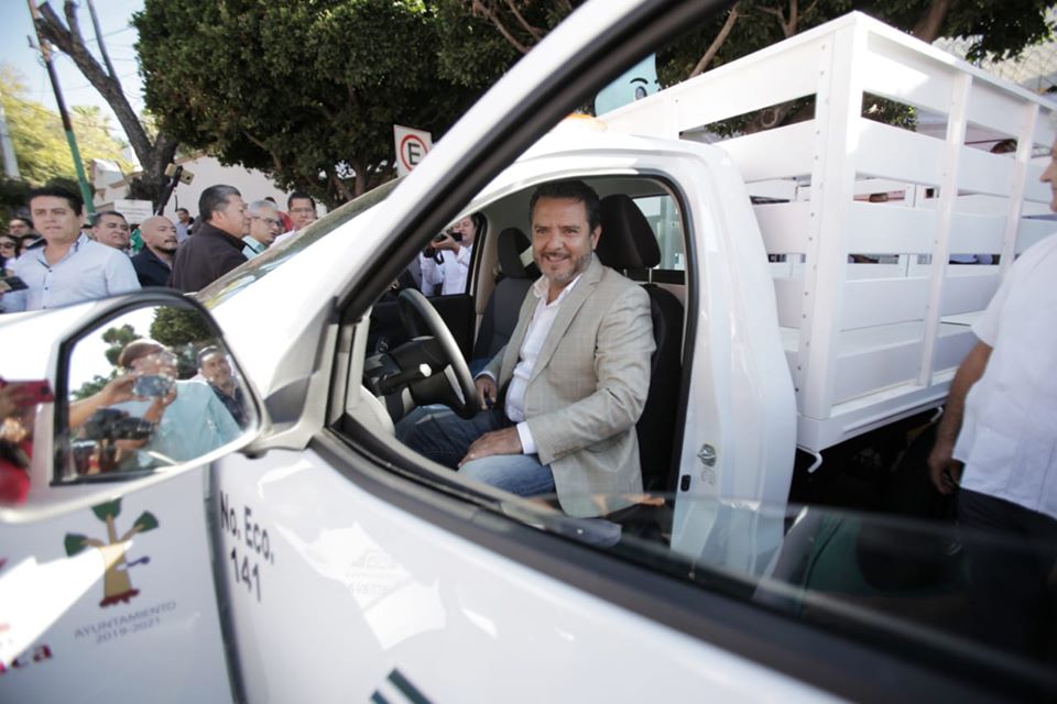 Invierten en camionetas para SAPAC y ciudadanos NO TIENEN AGUA
