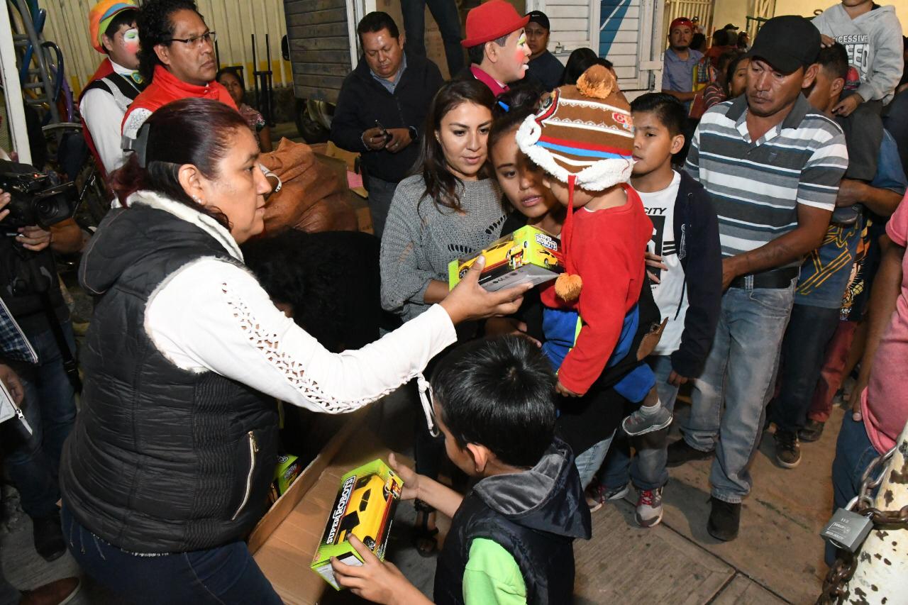 Reyes Magos entregan juguetes a la niñez de Cuautla